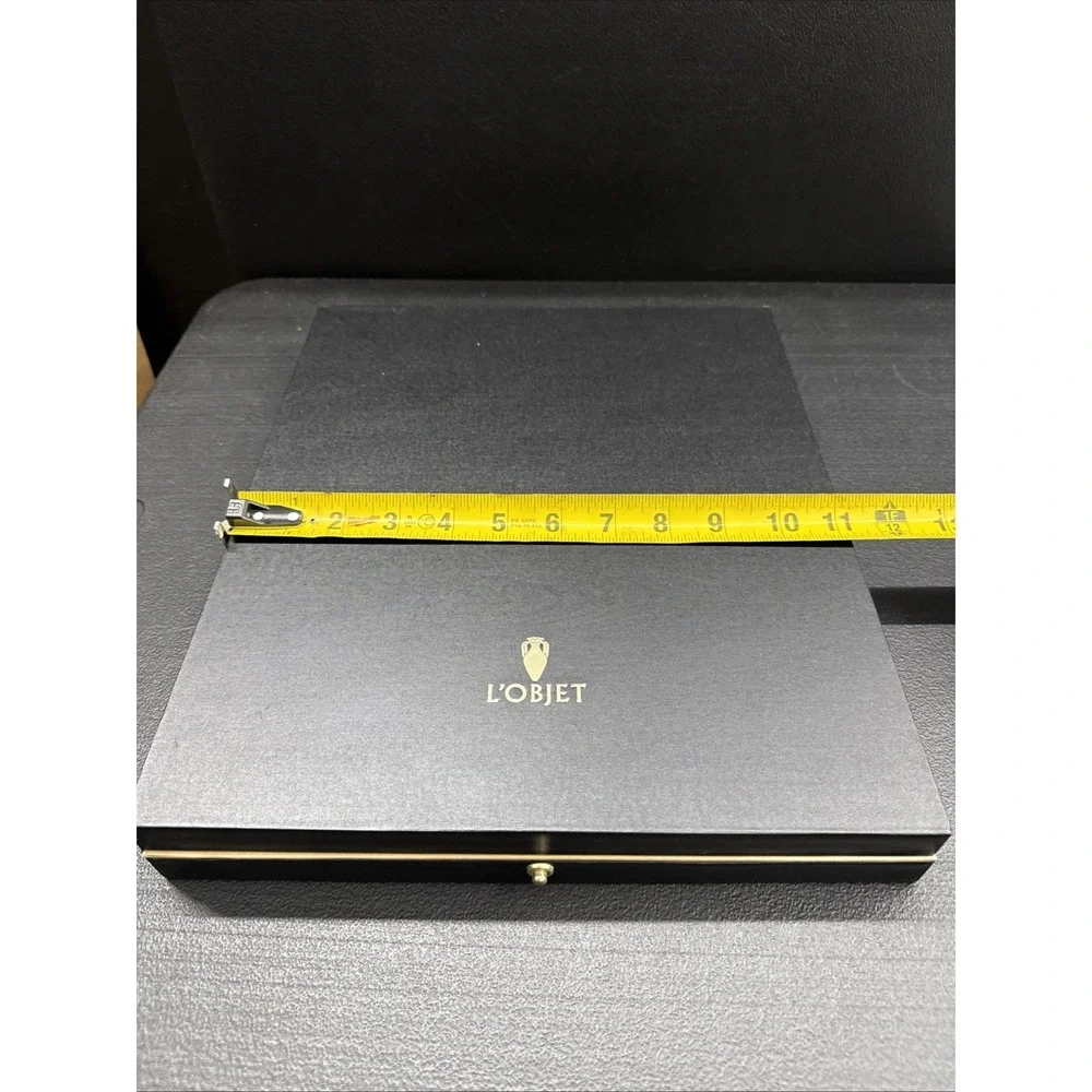 L'objet Empty Storage Gift Box (1667)